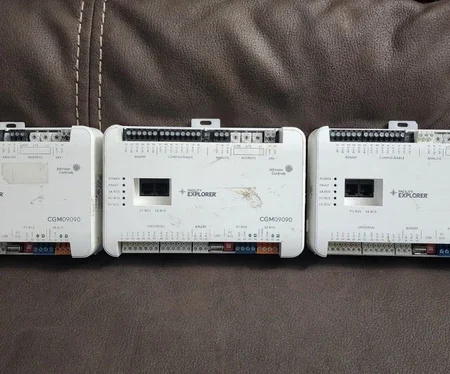 JOHNSON CONTROLS F4-CGM09090-0 Metasys BACnet (Used Lot Of 3)