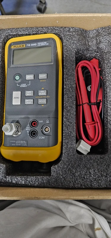 Fluke 718-300G 718 300G 300PS Pressure Calibrator 2 Fluke718 300G 0