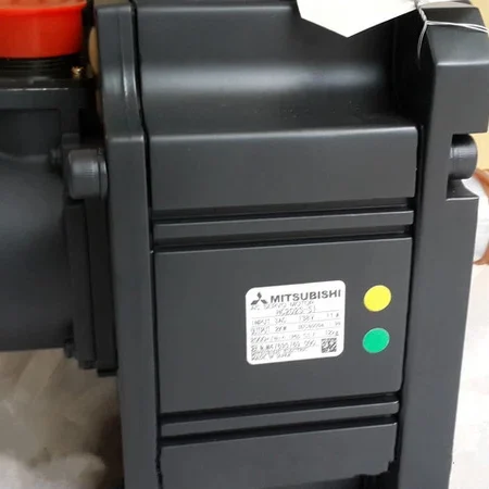 Mitsubishi HC202S-S1 Servo Motor HC202SS1 New In Box 1PC