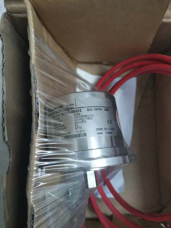 1PC IEV62-00002 TR Brand ENCODER IEV6200002 TR FREE EXPEDITED SHIPPING 2 IEV62 00002 0