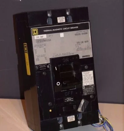 SQUARE D LHP36300MT1212 065241-300DHA 300A 300 AMP SERIES 4 CIRCUIT BREAKER