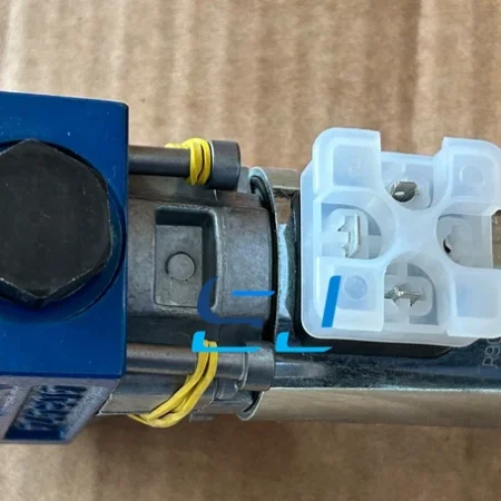 Brand new Rexroth R900566283 M-3SEW6U3X420MG Hydraulic Valve