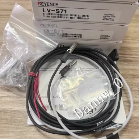 New in box Keyence LV-S71 Laser Sensor RT