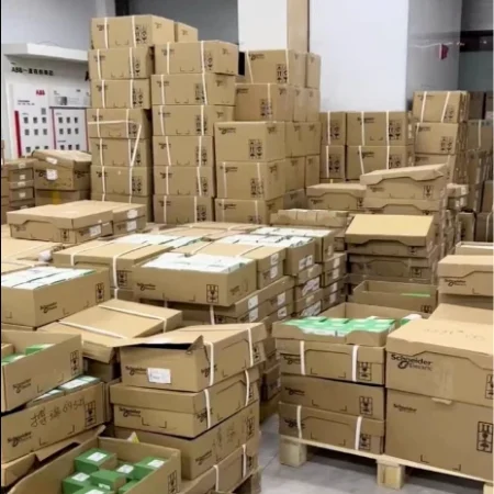 Brand New Schneider LV432893 Circuit breaker Warranty 12 months Fast ship