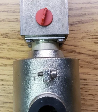 Bifold FluidPower 3 Port Solenoid Valve, FP-87DA9, 316L, IP66, 24VDC, 14" NPT