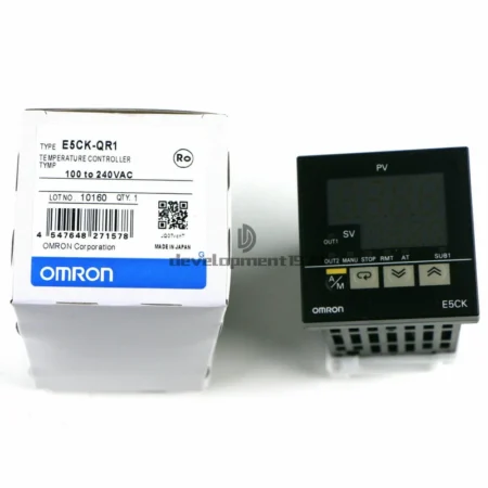 OMRON temperature controller E5CK-QR1 New In Box