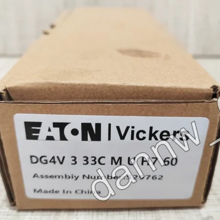 New in box Vickers DG4V-3-33C-M-U-H7-60 solenoid valve