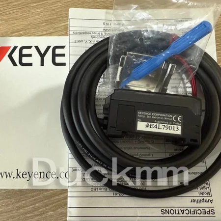 New KEYENCE CZ-V1 Differentiating Sensor Amplifier Fast Ship