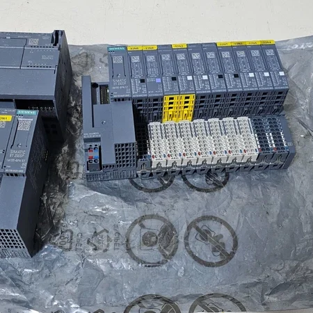 SIMATIC S7-1200 PLC 6ES7 212-1HE40-0XB0 w/2x 6ES7155-6AU01-0BN0, CPU 1212C + ALL