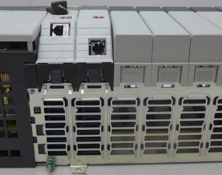 Allen-Bradley 1756-A7 with Logix5583E 1756-L83E PLC ProcessorController