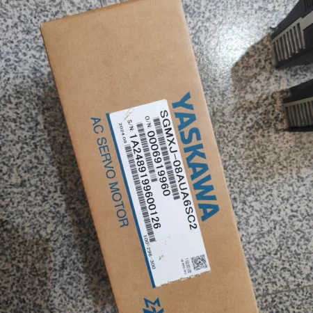 YASKAWA SERVO MOTOR SGMXJ-08AUA6SC2