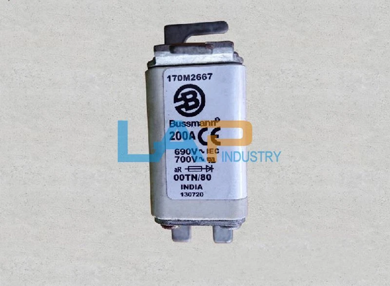 NEW For Fuse 170M2667 200A 690V Fast Acting Fuse 2 s l1600 949
