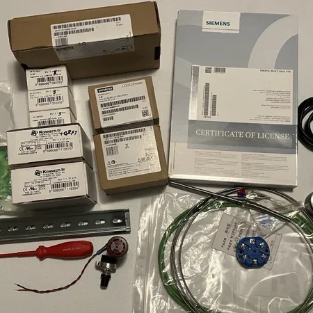 Siemens LOGO 8 PLC Starter Kit w/ KTP400 HMI and Lot of Accessories