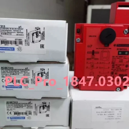 XCSE7313 NEW New Schneider Safety Interlock Switch XCSE7313 Fast delivery