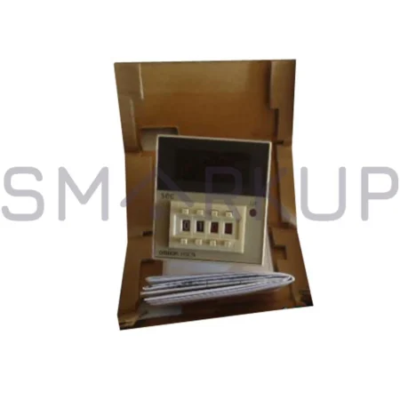 New In Box OMRON H5CN-XCN-Z 100-240VAC Timer