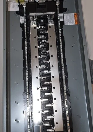 Square D Homeline 200 AMP 40 SPACE 80 CIRCUIT MAIN BREAKER ELECTRICAL PANEL