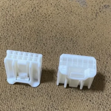 100PCS NEW FIT Connector 6098-5713 Non waterproof 12 hole plastic shell female