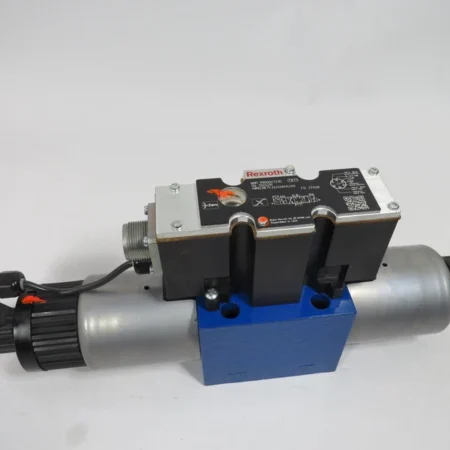 Rexroth R900927230 4WREE10E75-23G24K31A1V Proportional Valve 75lmin USED