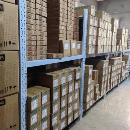3SK1121-2AB40 NEW SIEMENS Safety relay Expedited Shipping 3SK1121-2AB40