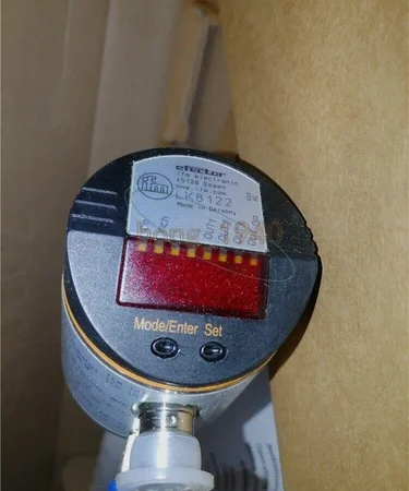 New In Box IFM LK8122 level sensor