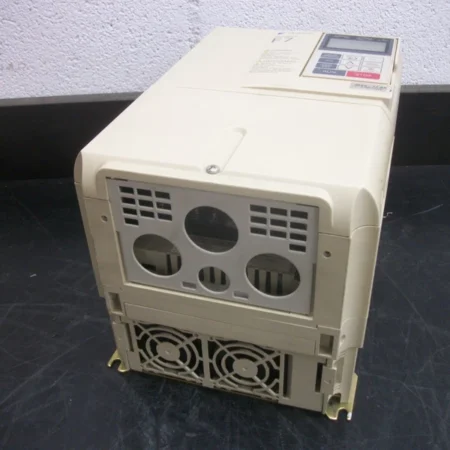 YASKAWA VARISPEED F7 VARIABLE FREQUENCY DRIVE CIMR-F7U47P5 480VOLT 3PH 17AMP