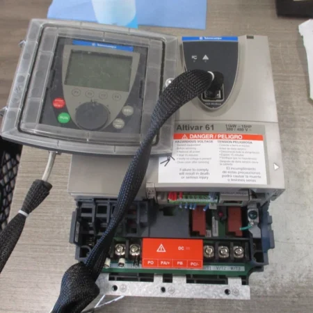 Telemecanique Altivar 61 AC Drive ATV61HD11N4 15HP 3Ph Input: 460-480V 50/60Hz