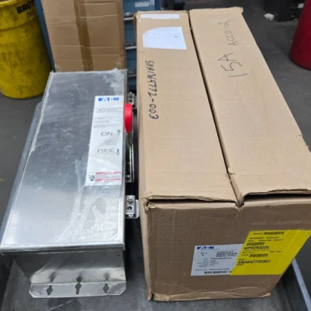 NEW EATON 225 AMP STAINLESS CIRCUIT BREAKER ENCLOSURE 3 POLE NEMA 4X WPD2K0225