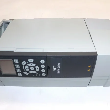 DANFOSS 131F0669 7.5KW 3-PHASE FREQUENCY CONVERTER/HVAC VFD DRIVE FC-102 10HP