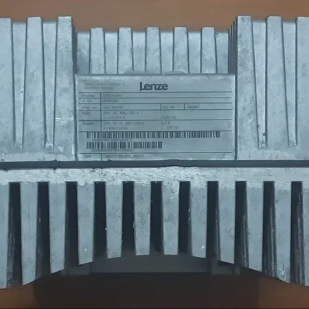 Lenze 8200 Motec frequency inverter 4 Kw. -Typ : E82MV402_4B001 - used & tested