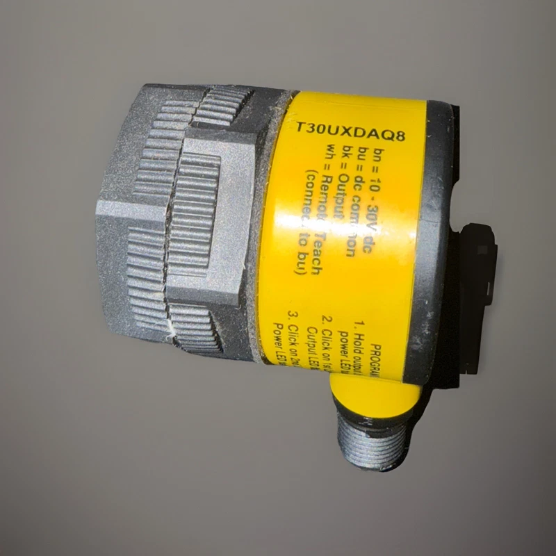 BANNER ENGINEERING 1PC Ultrasonic Proximity Sensor 30 Rectangular 1 T30UXDAQ8