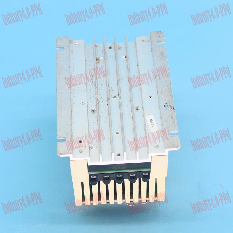 Frequency Converter Tested Condition YP1 ESMD371X2SFA507 Lenze Used 1 ESMD371X2SFA507