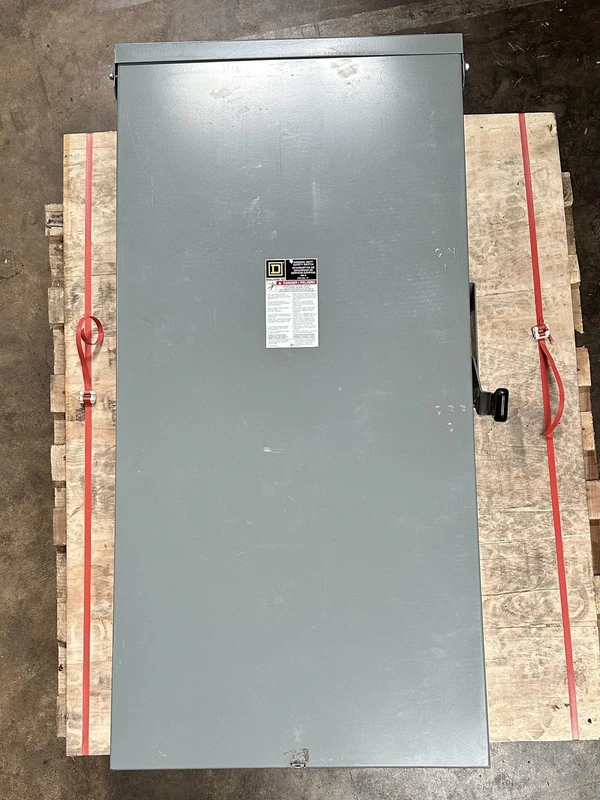Square Safety Disconnect Switch 600A 240VAC 150HP 3R D326NR D Fused 1 D326NR