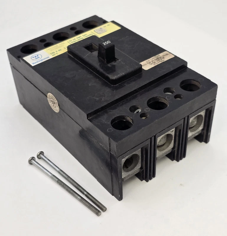 Westinghouse Bolt-on Circuit Breaker 200A 240VAC 3P CAH3200W Made In 1 None