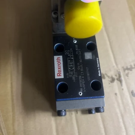 Rexroth Proportional Valve 4WRPEH6C3B40L-30/M/24F1 - Precision Hydraulic Control