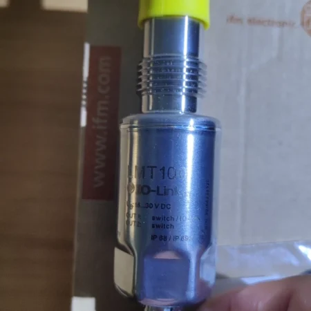 IFM LMT100 Level Sensor for Industrial Tank Monitoring