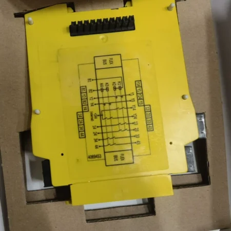 SICK UE410-4R04 Safety Relay for Industrial Safety Systems