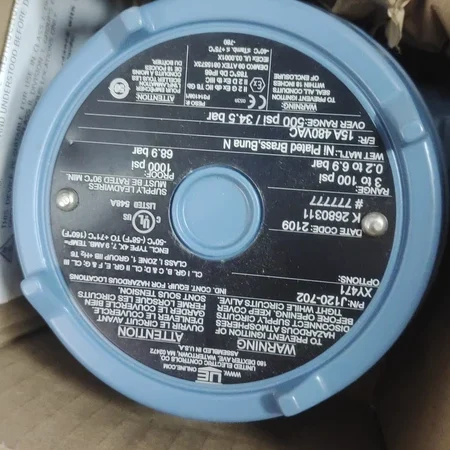 UE XY471J120-702 Industrial Sensor | Automation Parts