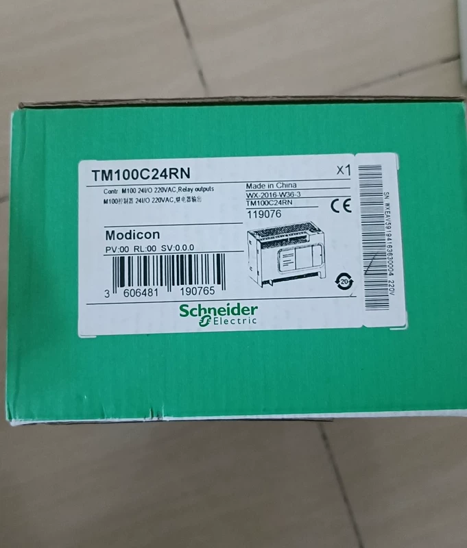 Schneider TM100C24RN Relay Output Module for Control Systems