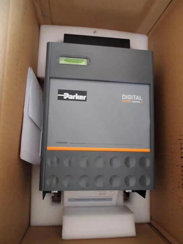 Parker 590C/1100/5/3/0/1/0/00/000 DC Drive