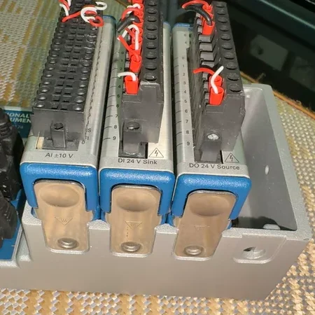 NI 9421 Digital Input Module 8-Channel 24V C Series
